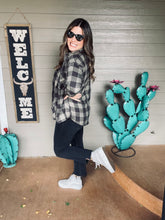Load image into Gallery viewer, flannel tops for women