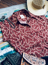 Load image into Gallery viewer, Horseshoe top