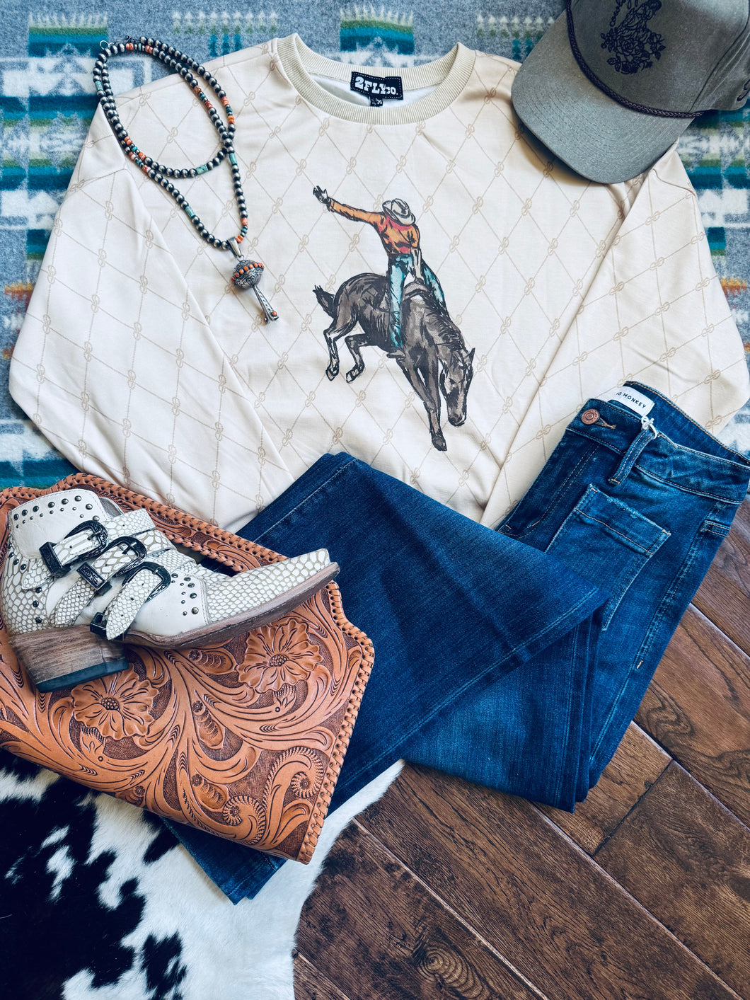 Trendy mom outfits