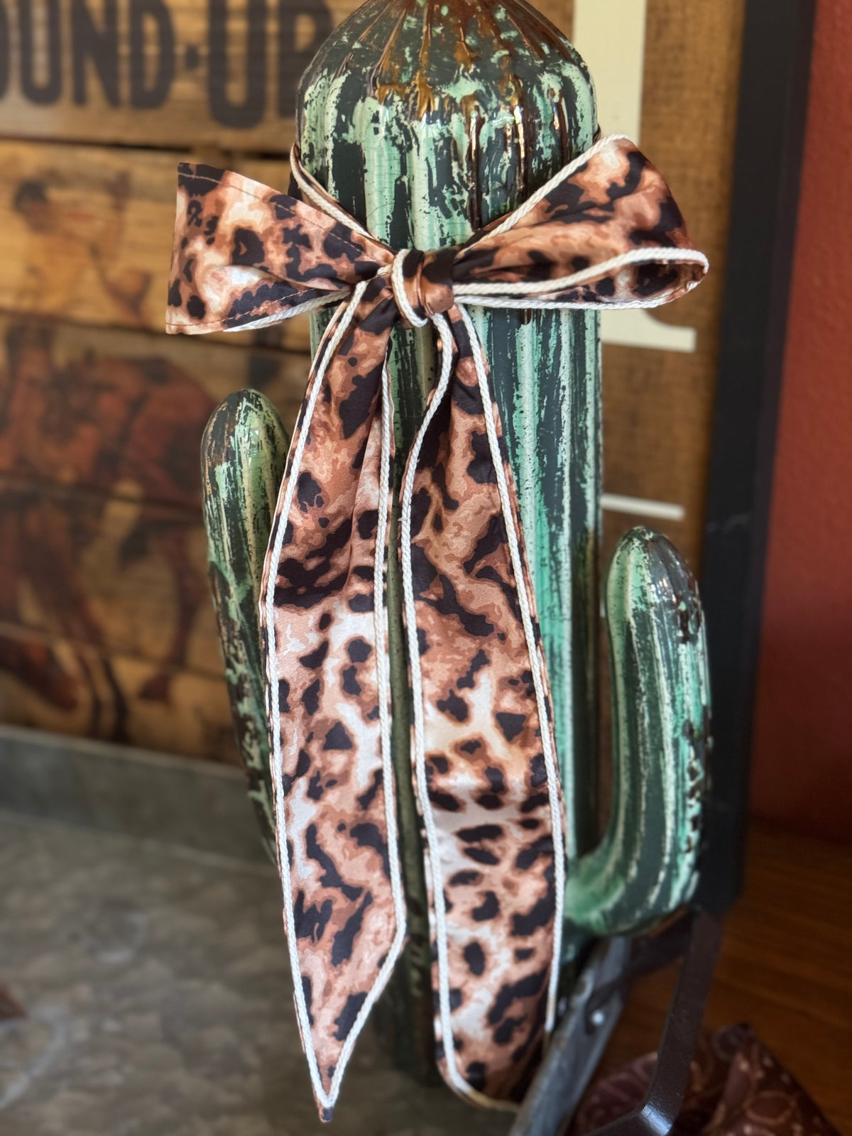 Leopard Twilly with white piping 