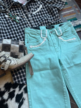 Load image into Gallery viewer, Cowgirl western outfit inspo
