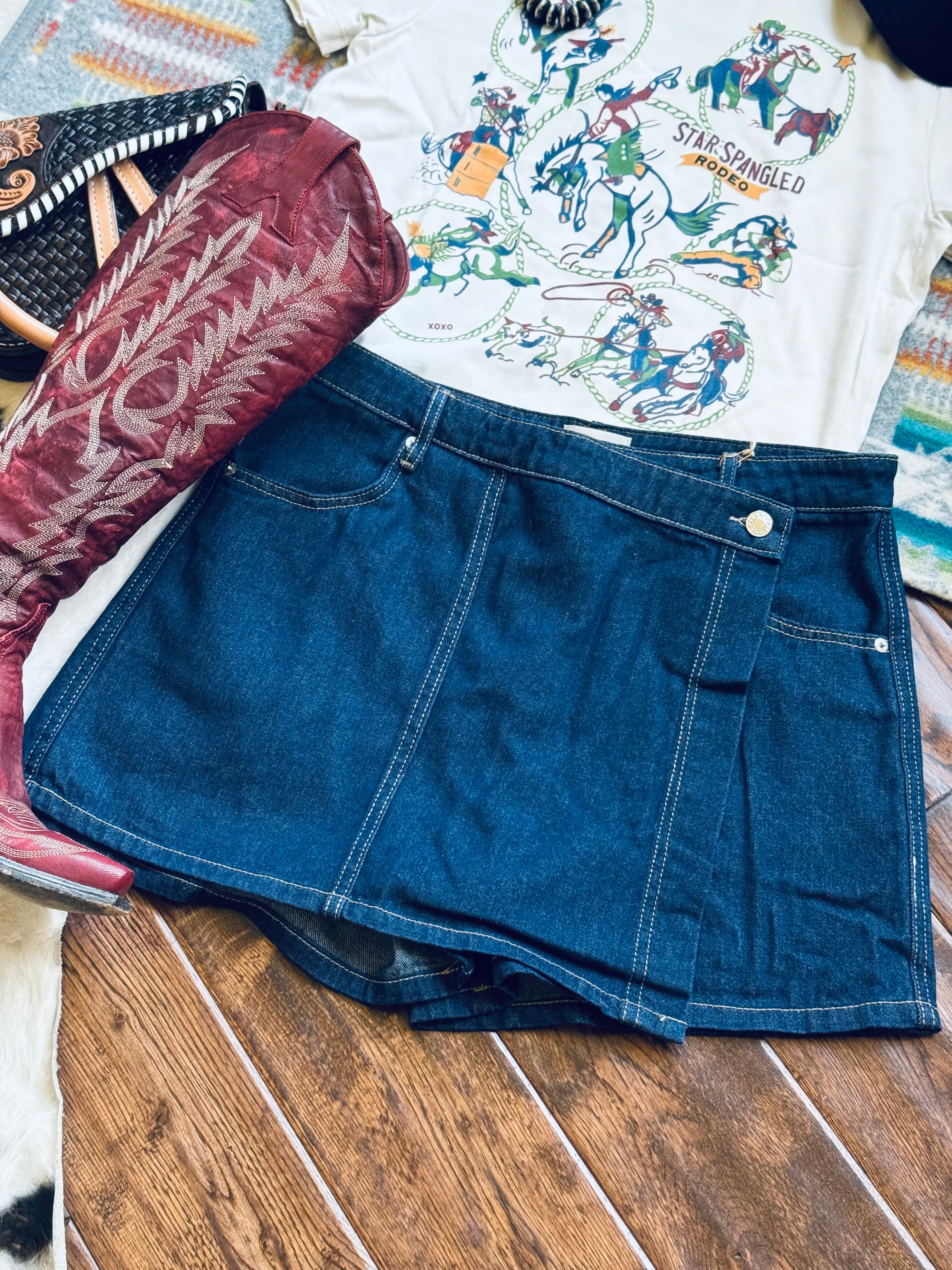 Dark denim skort