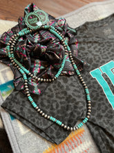 Load image into Gallery viewer, Faux turquoise and Navajo pearls
