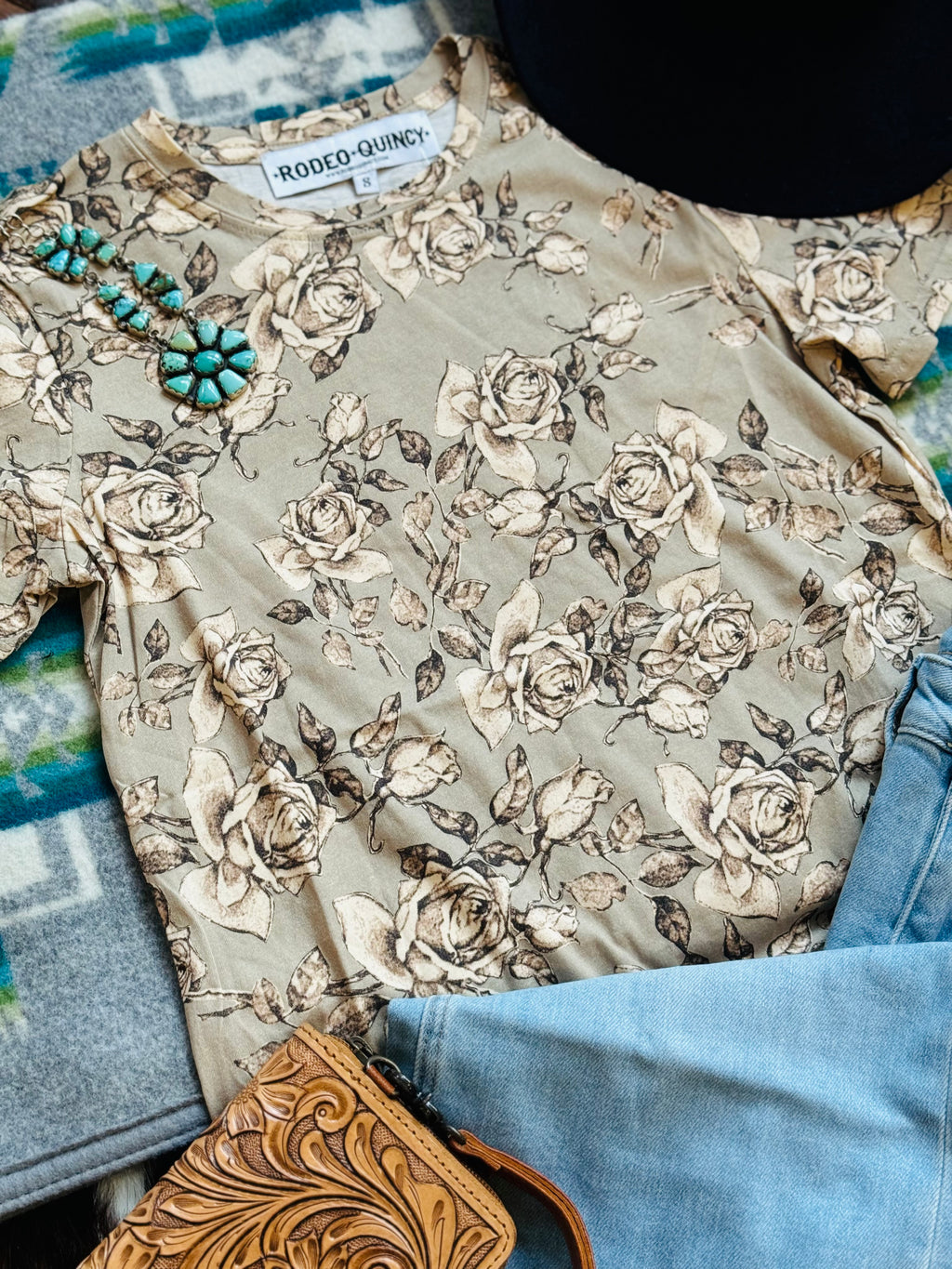 Rodeo Quincy gilded lily 