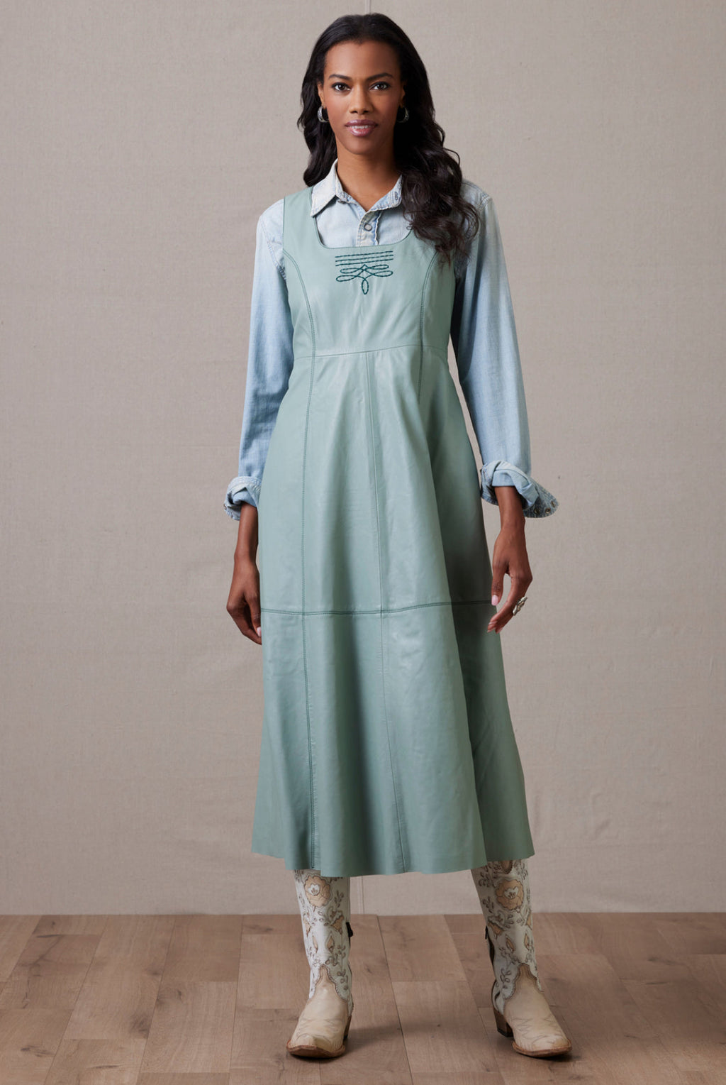 Double d ranch spur of valor dress 