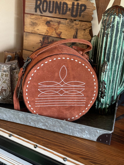 Bootstitch round bag