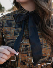 Load image into Gallery viewer, Black bow tie and black twilly
