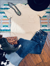 Load image into Gallery viewer, Basic western tee
